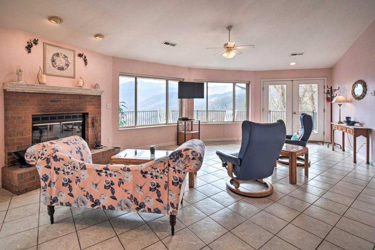 Charming Burnsville Apt With Mountain Views And Deck! Kültér fotó