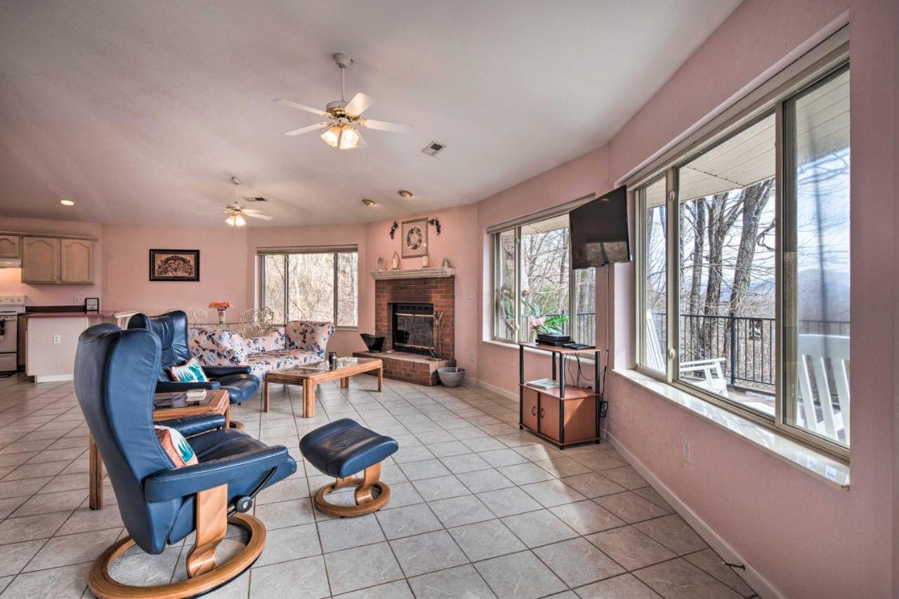 Charming Burnsville Apt With Mountain Views And Deck! Kültér fotó